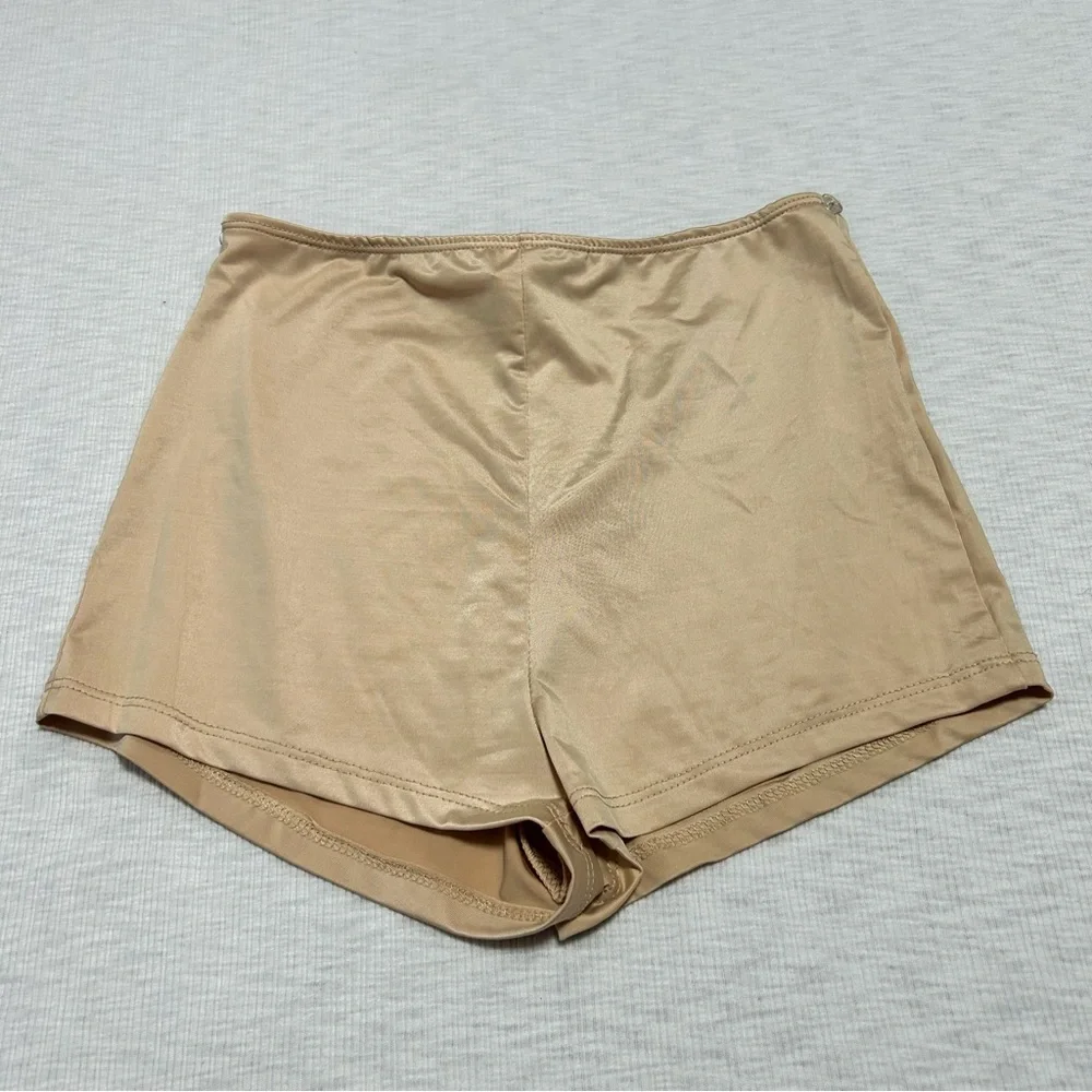 Princess Polly High‎ Waisted Underwear Shorts NWOT Beige Tan Size 4